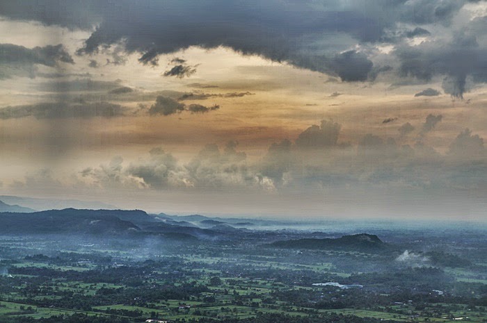 #LiburanDiYogya : Suguhan Berbeda Dari Candi Ijo #LiburanDiYogya : Suguhan Berbeda Dari Candi Ijo