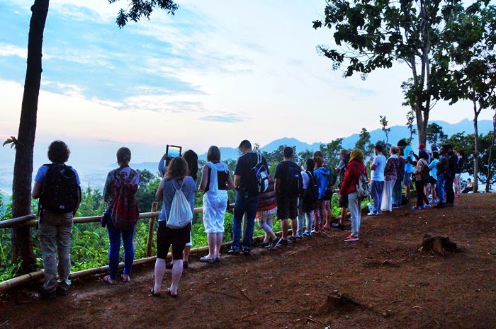 #LiburanDiYogya : Punthuk Setumbu, Untuk Sunrise, Kabut dan Borobudur #LiburanDiYogya : Punthuk Setumbu, Untuk Sunrise, Kabut dan Borobudur