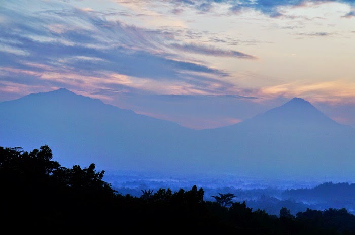 #LiburanDiYogya : Punthuk Setumbu, Untuk Sunrise, Kabut dan Borobudur #LiburanDiYogya : Punthuk Setumbu, Untuk Sunrise, Kabut dan Borobudur