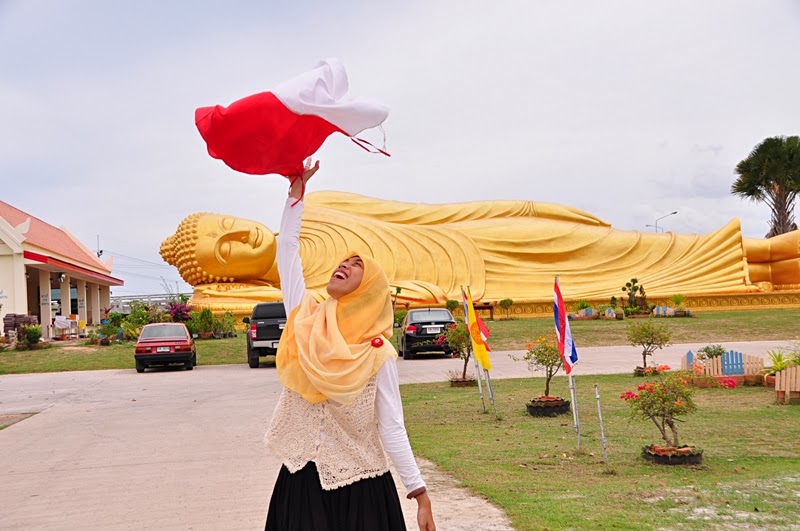 The Biggest Sleeping Buddha Statue ; Sense of Tolerance The Biggest Sleeping Buddha Statue ; Sense of Tolerance
