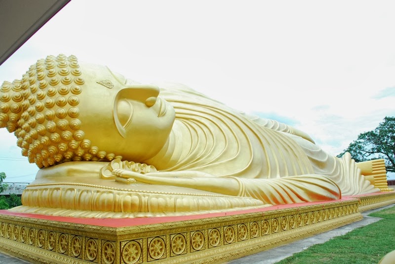 The Biggest Sleeping Buddha Statue ; Sense of Tolerance The Biggest Sleeping Buddha Statue ; Sense of Tolerance